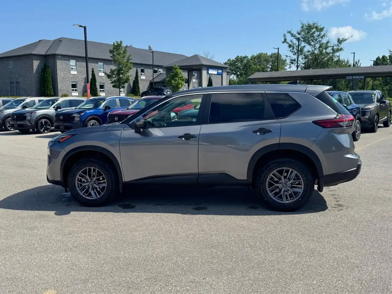 Nissan Rogue снимка Nissan Rogue