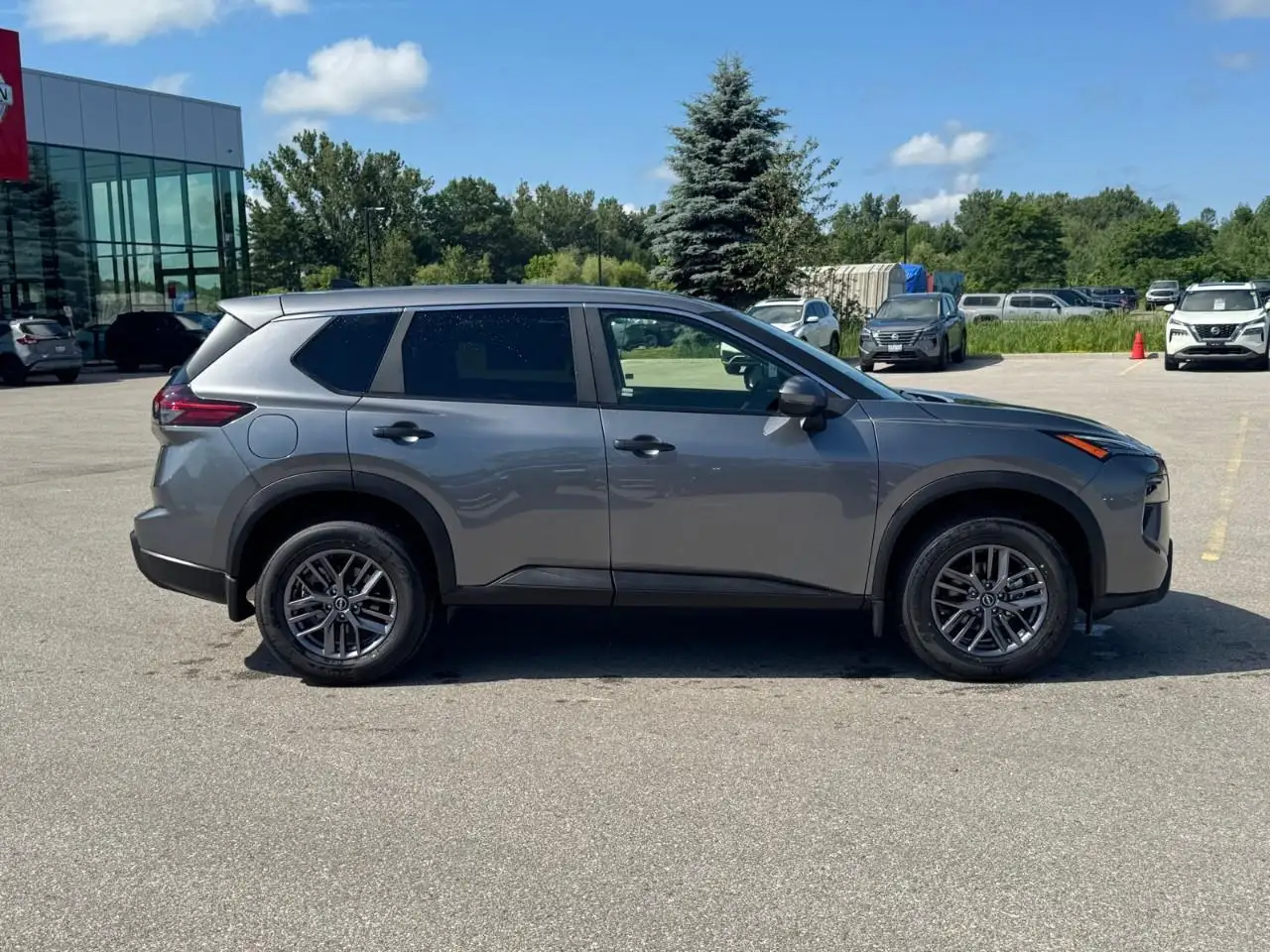 Nissan Rogue снимка Nissan Rogue