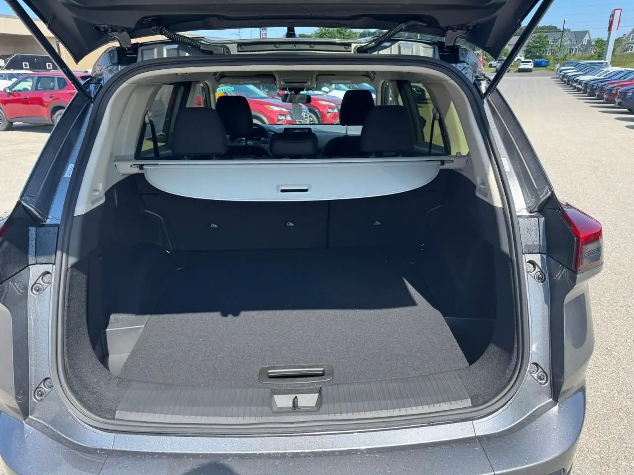 Nissan Rogue снимка Nissan Rogue