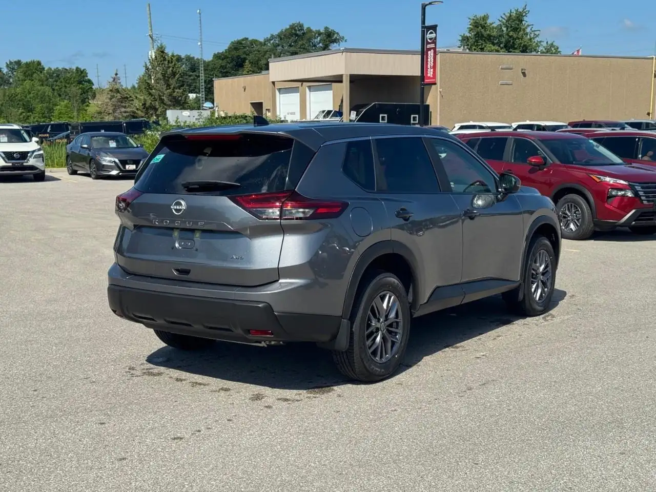 Nissan Rogue снимка Nissan Rogue