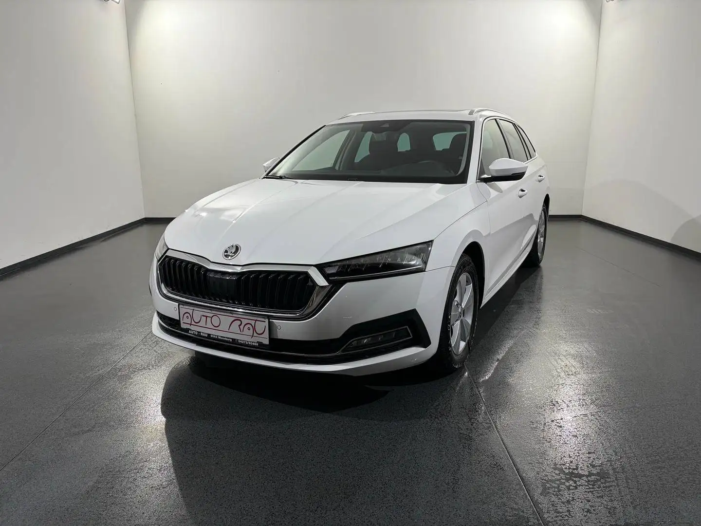 Skoda Octavia Combi 2.0 TDI Style *LED*ACC*NAVI*PANO* Weiß - 2