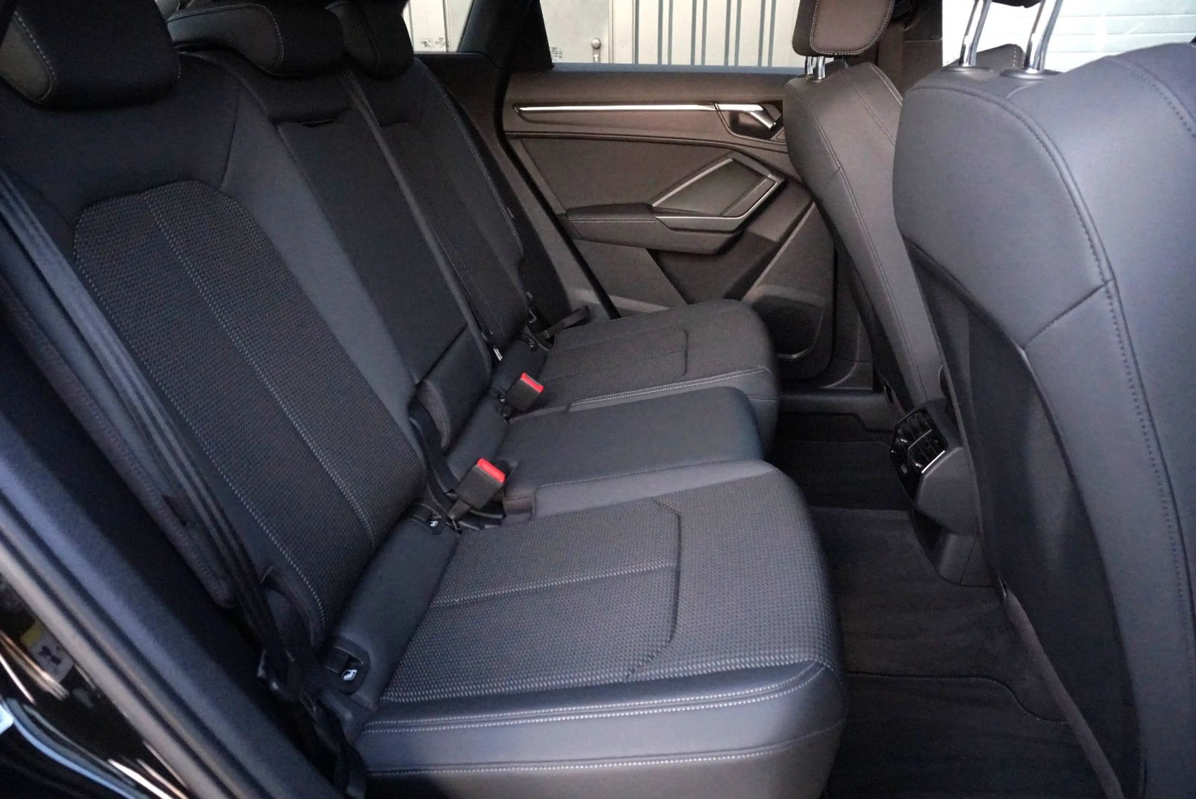 Audi Q3 40 TDI quattro S-line ACC Virtual LED AHK SHZ — photo 13