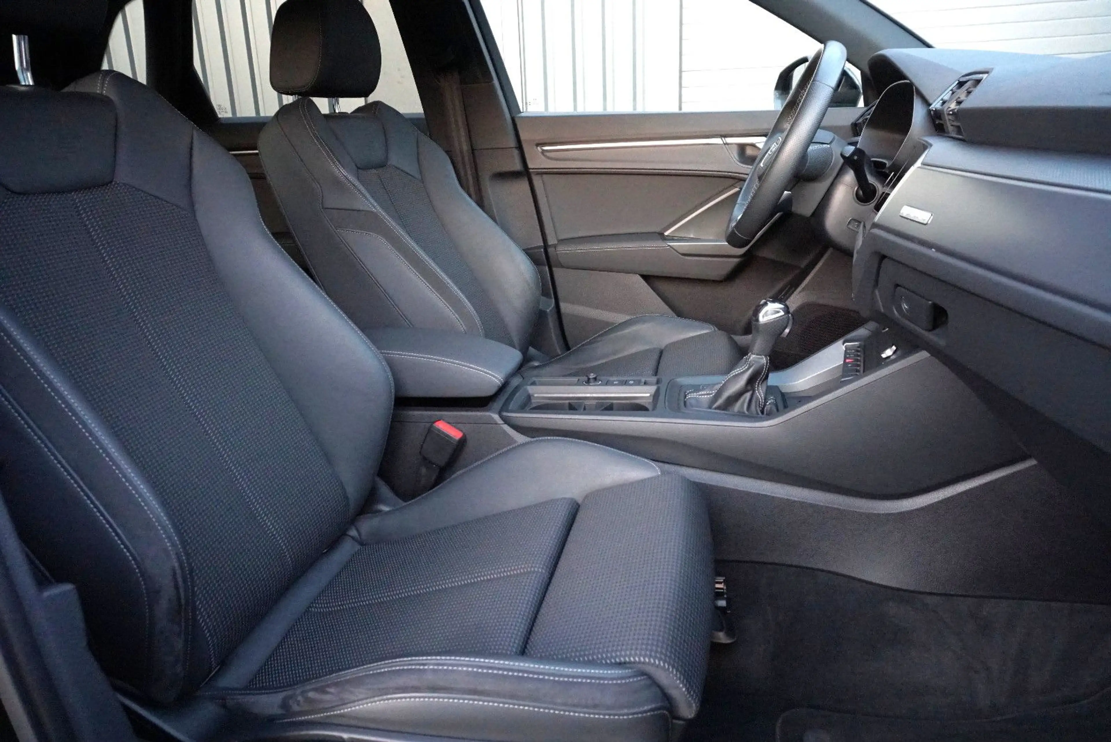 Audi Q3 40 TDI quattro S-line ACC Virtual LED AHK SHZ — photo 12
