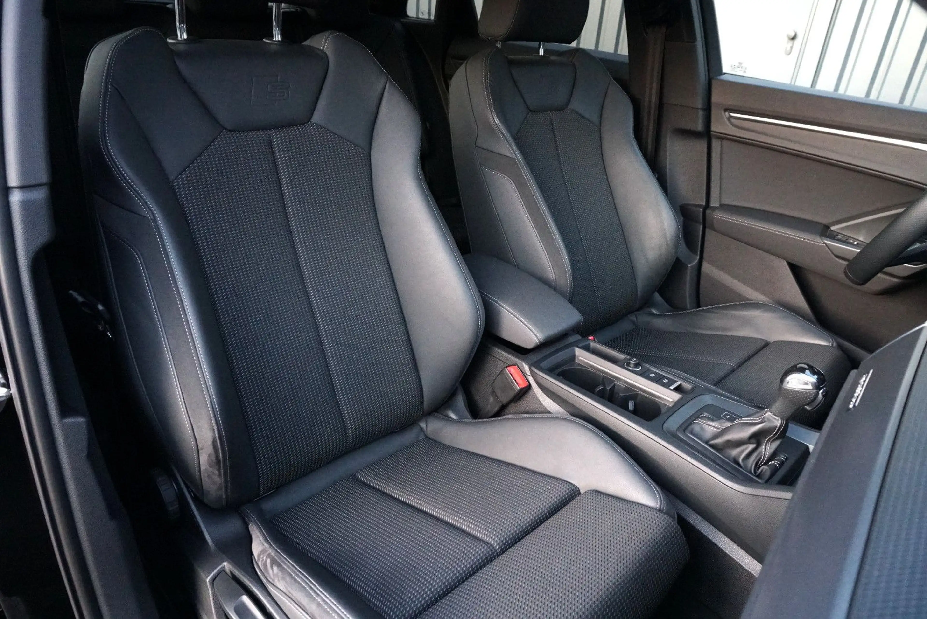 Audi Q3 40 TDI quattro S-line ACC Virtual LED AHK SHZ — photo 14