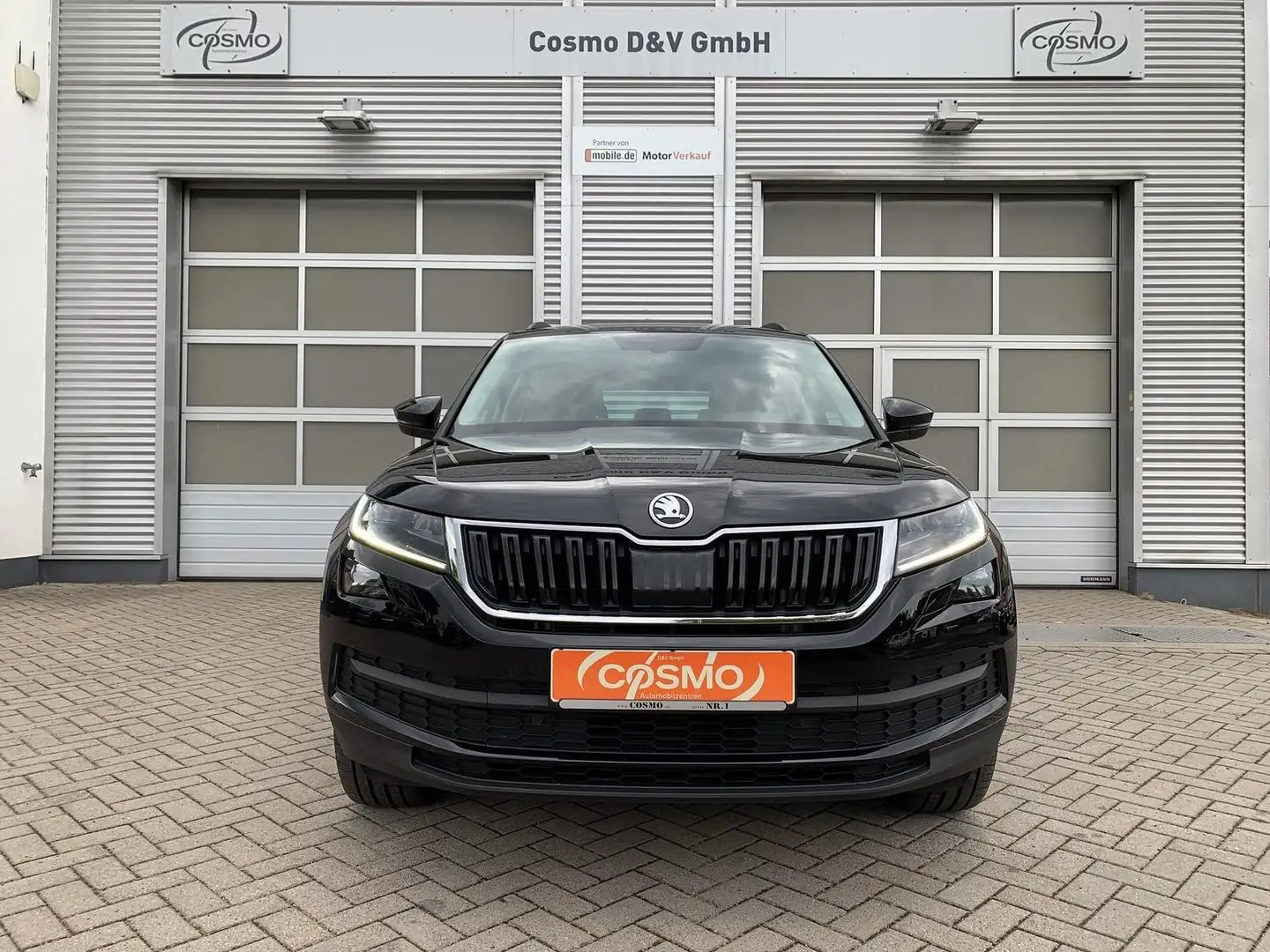 Skoda Kodiaq 2.0TDI Soleil AHK+Navi+LED+elKlappe+RFK Чорний - 2