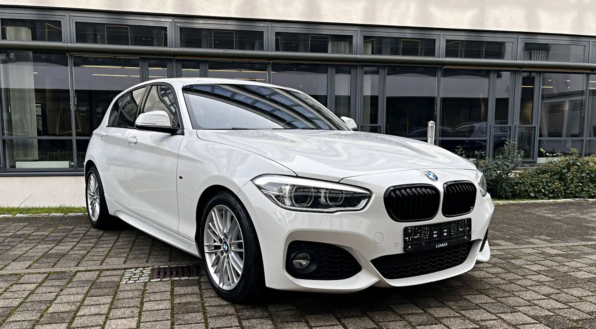 BMW 118 i M Sport*5-trg*Autom.*LED*Navi*Leder* Weiß - 1