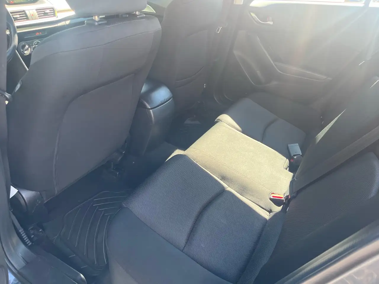 Mazda 3 снимка Mazda 3