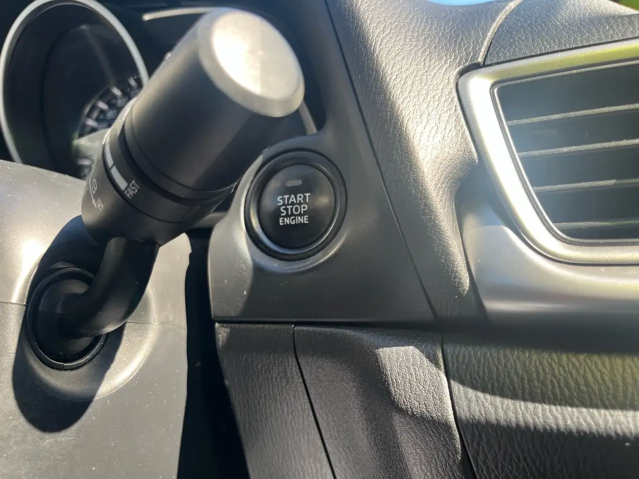 Mazda 3 снимка Mazda 3