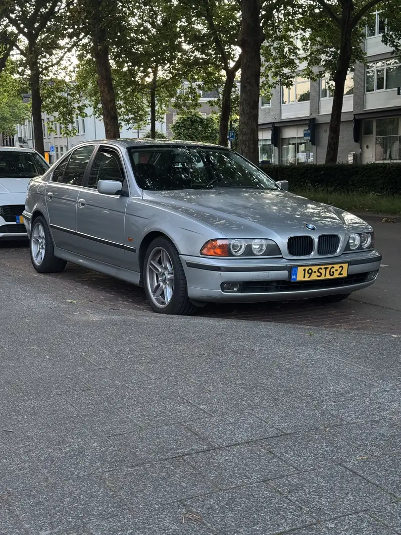 BMW 523 523i Aut. - 1