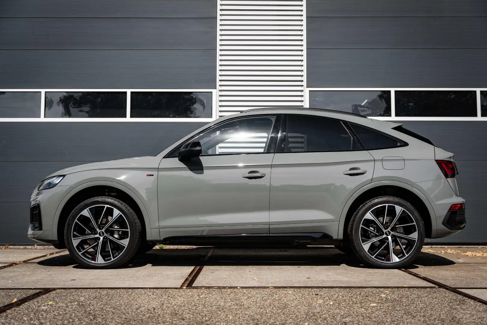 Audi Q5 Sportback 55 TFSI e S edition Competition |RS Zete Gris - 2