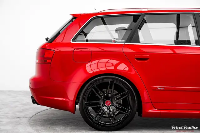 Audi RS4 view 17