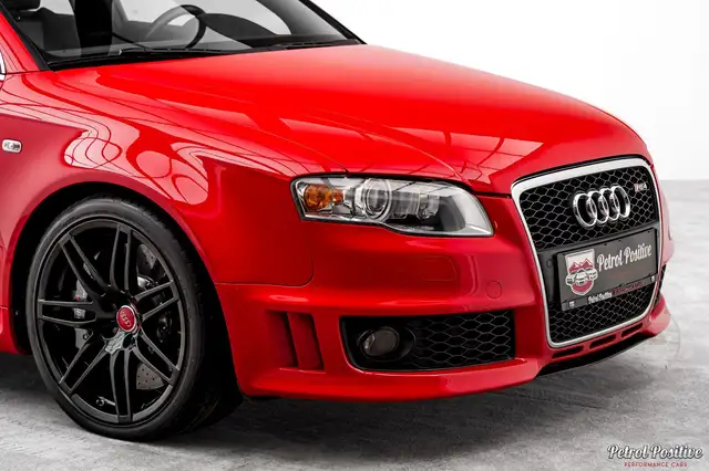 Audi RS4 view 14