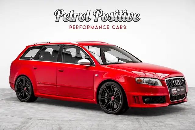 Audi RS4 view 12