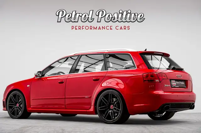 Audi RS4 view 28