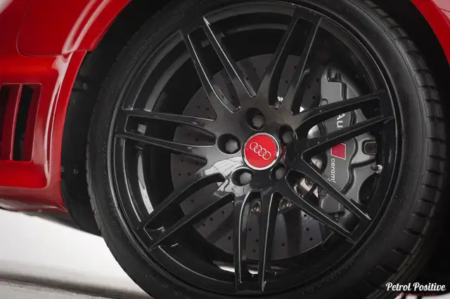 Audi RS4 view 7
