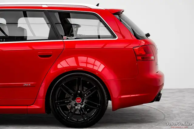 Audi RS4 view 29