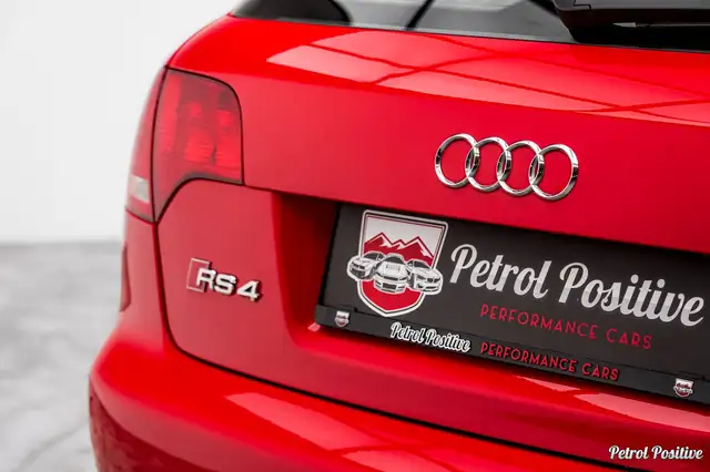 Audi RS4 view 22