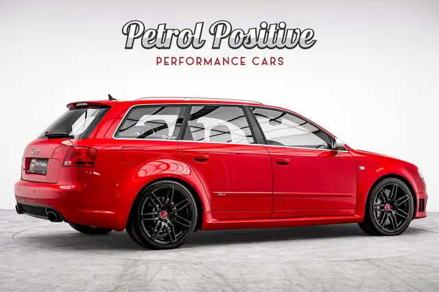 Audi RS4 view 19