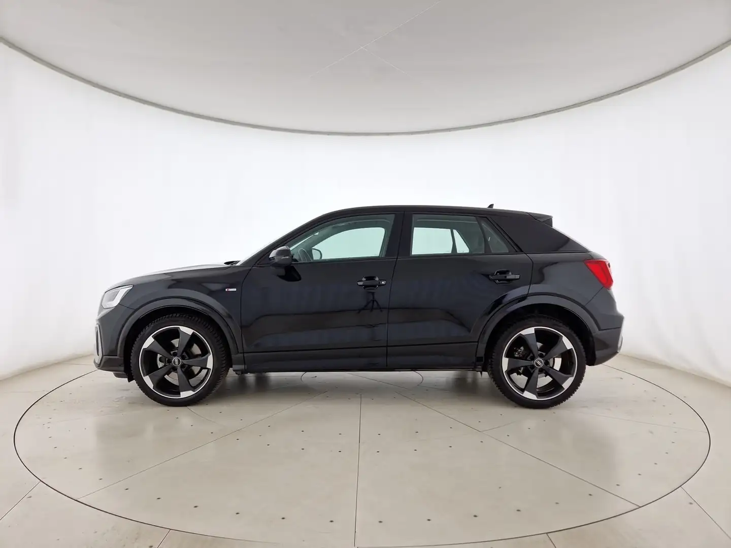 Audi Q2 35 2.0 tdi s line edition quattro s-tronic Schwarz - 2
