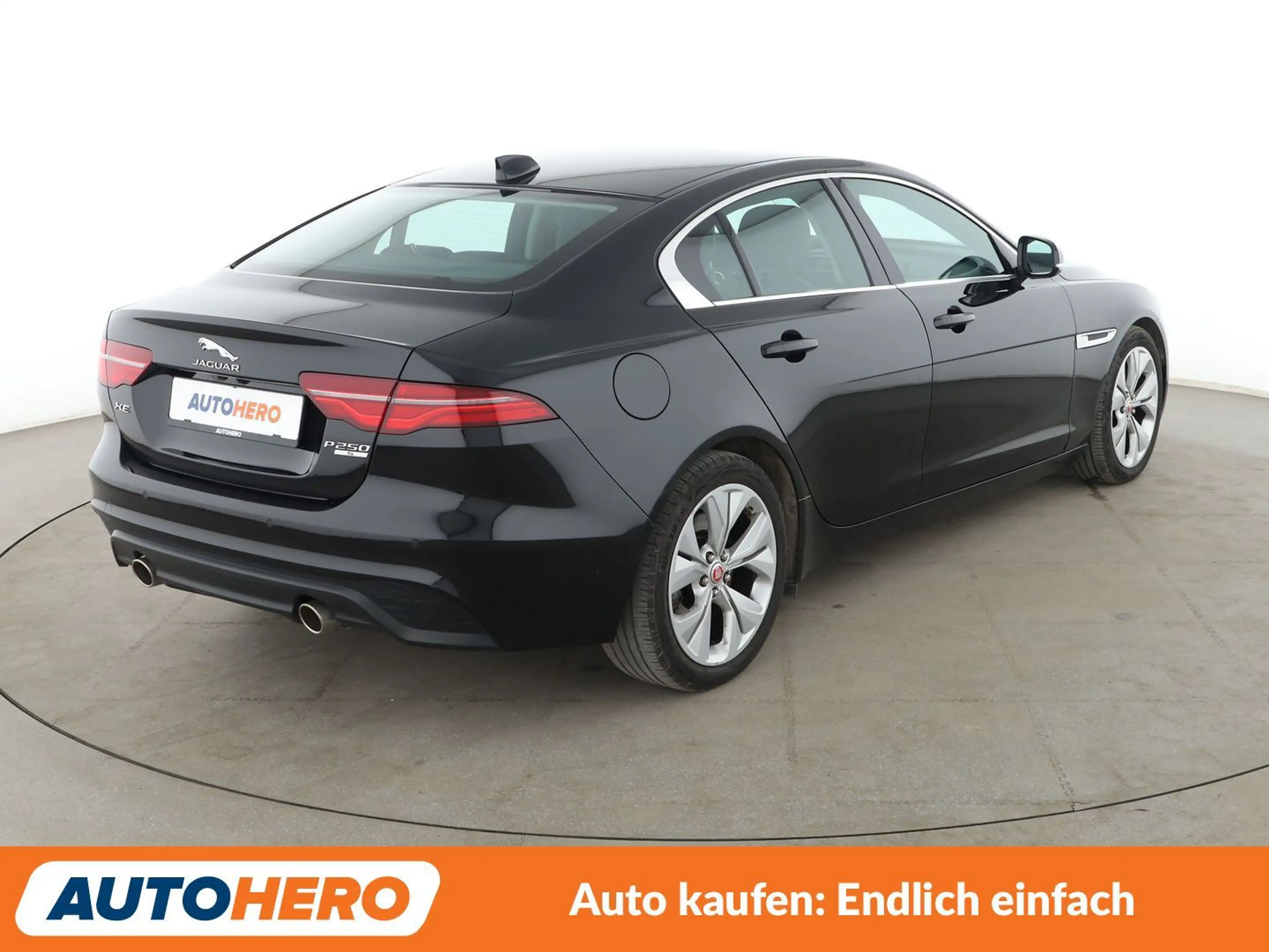 Jaguar XE 25t S Aut*NAVI*LED*TEMPO*CAM*PDC*KLIMA* — photo 6