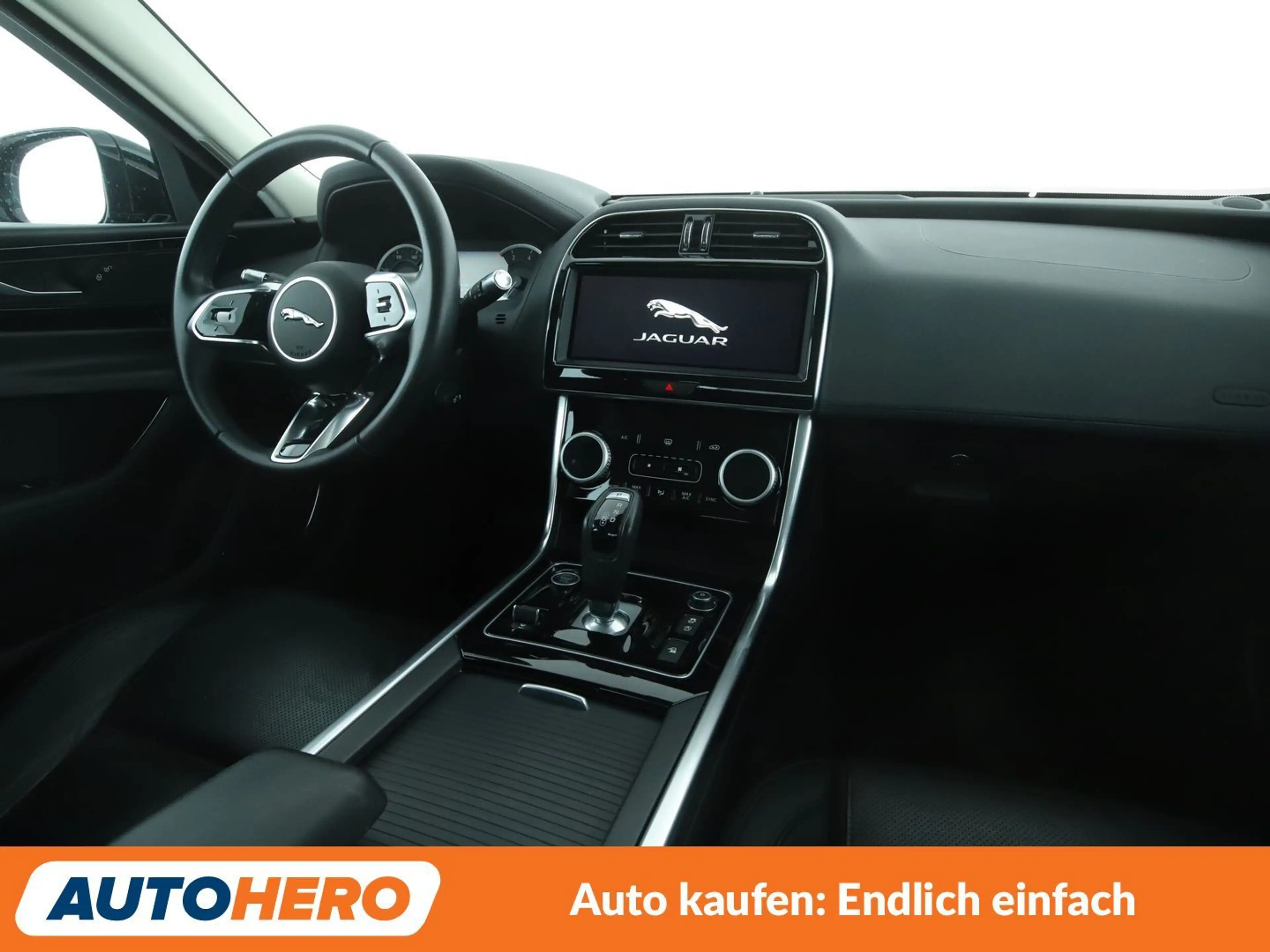 Jaguar XE 25t S Aut*NAVI*LED*TEMPO*CAM*PDC*KLIMA* — photo 13