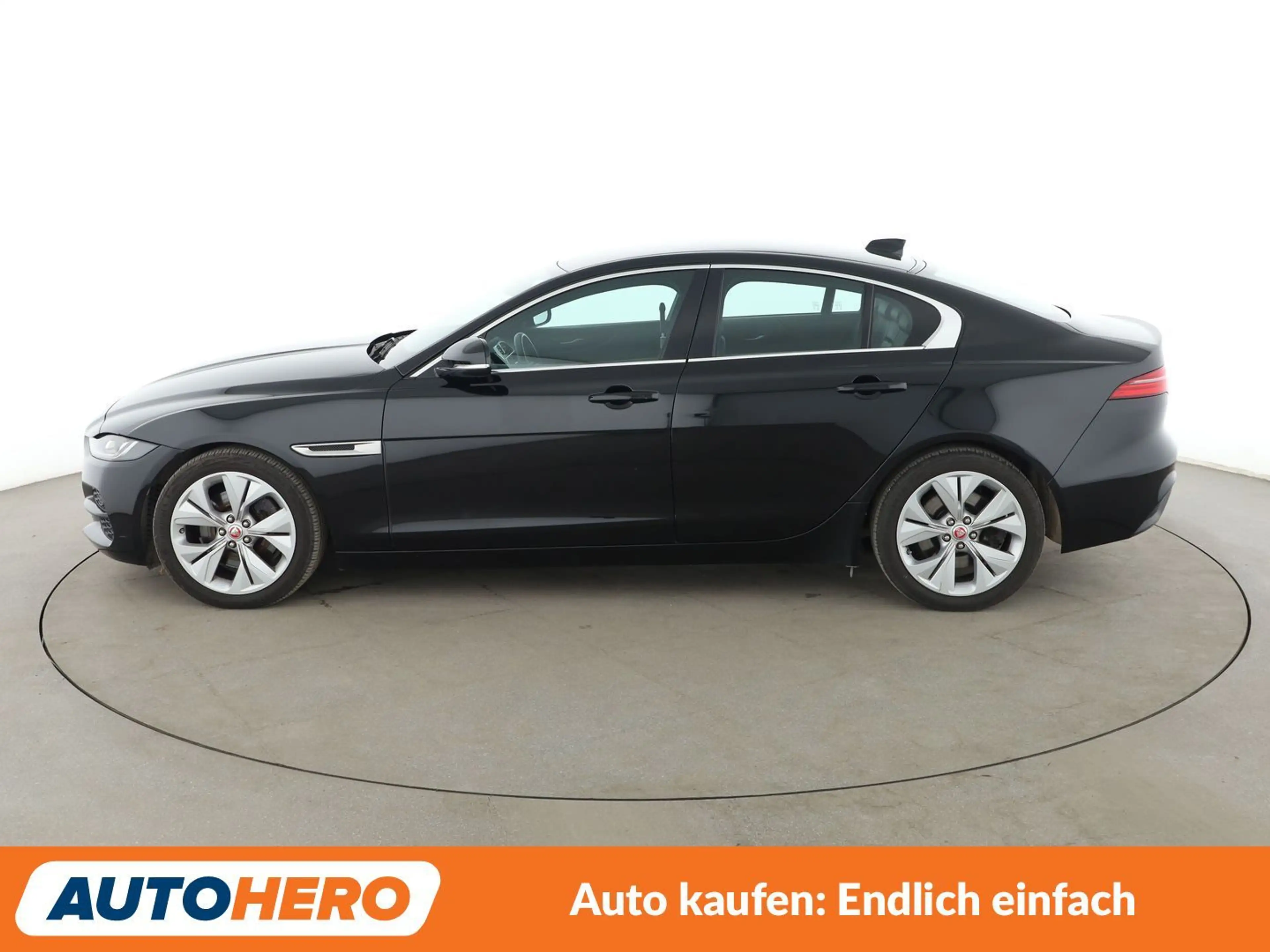 Jaguar XE 25t S Aut*NAVI*LED*TEMPO*CAM*PDC*KLIMA* — photo 3