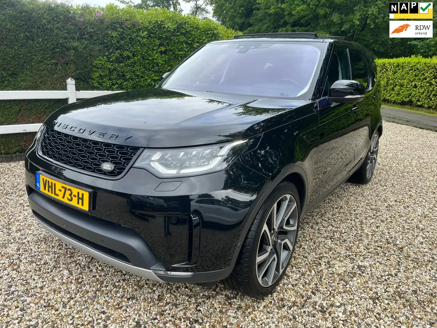Land Rover Discovery 3.0 Td6 HSE crna - 1
