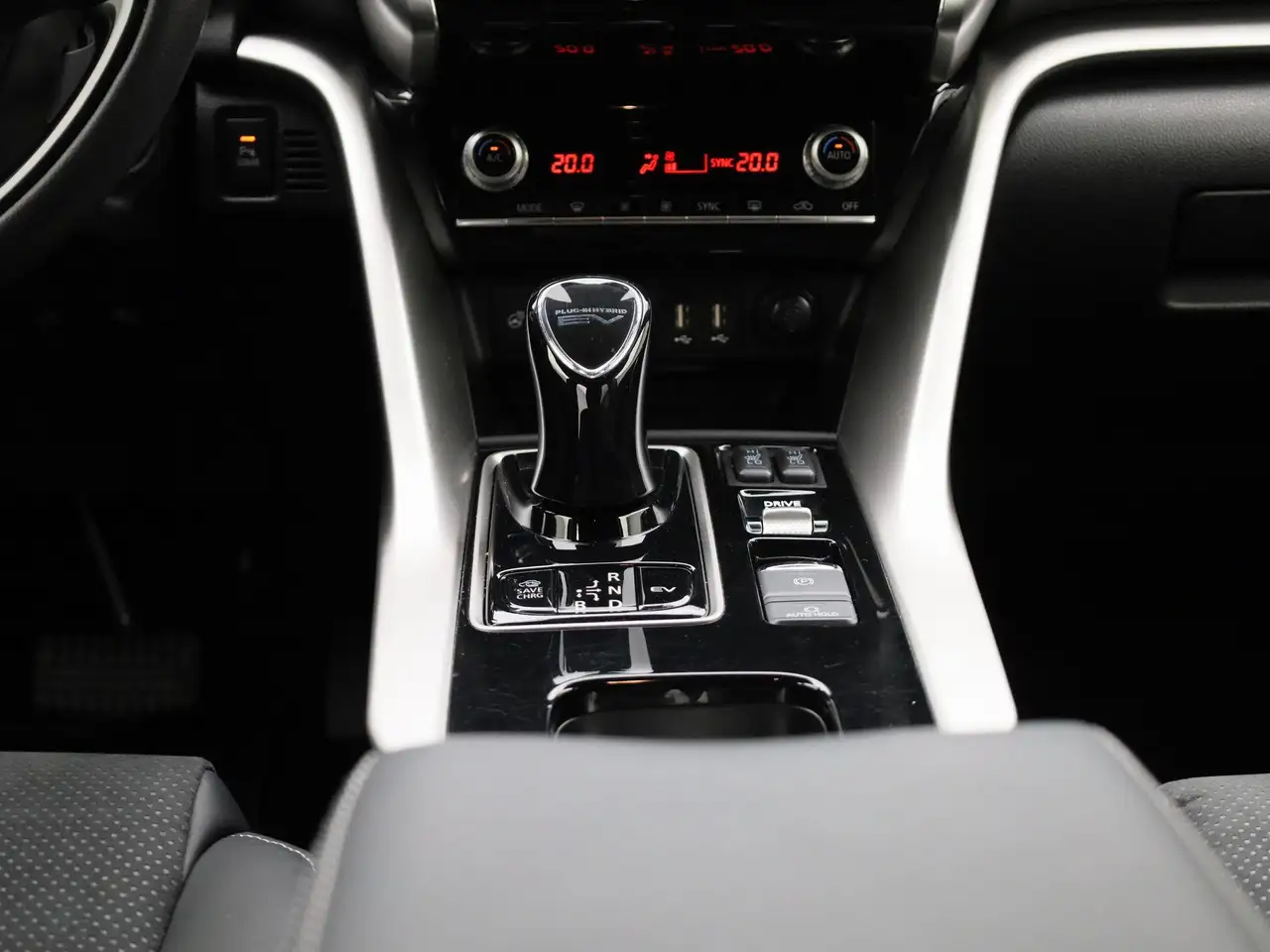 Mitsubishi Eclipse Cross 2024 — фото 10