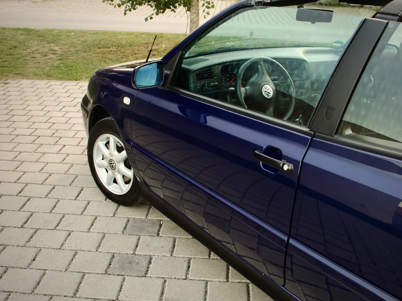 Volkswagen Golf Cabriolet Trendline 1.6 101PS TÜV 06/2028, foto 3
