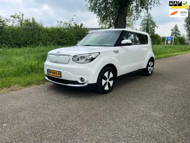 Kia Soul EV ExecutiveLine 27 kWh Automaat Navi Airco Cruise