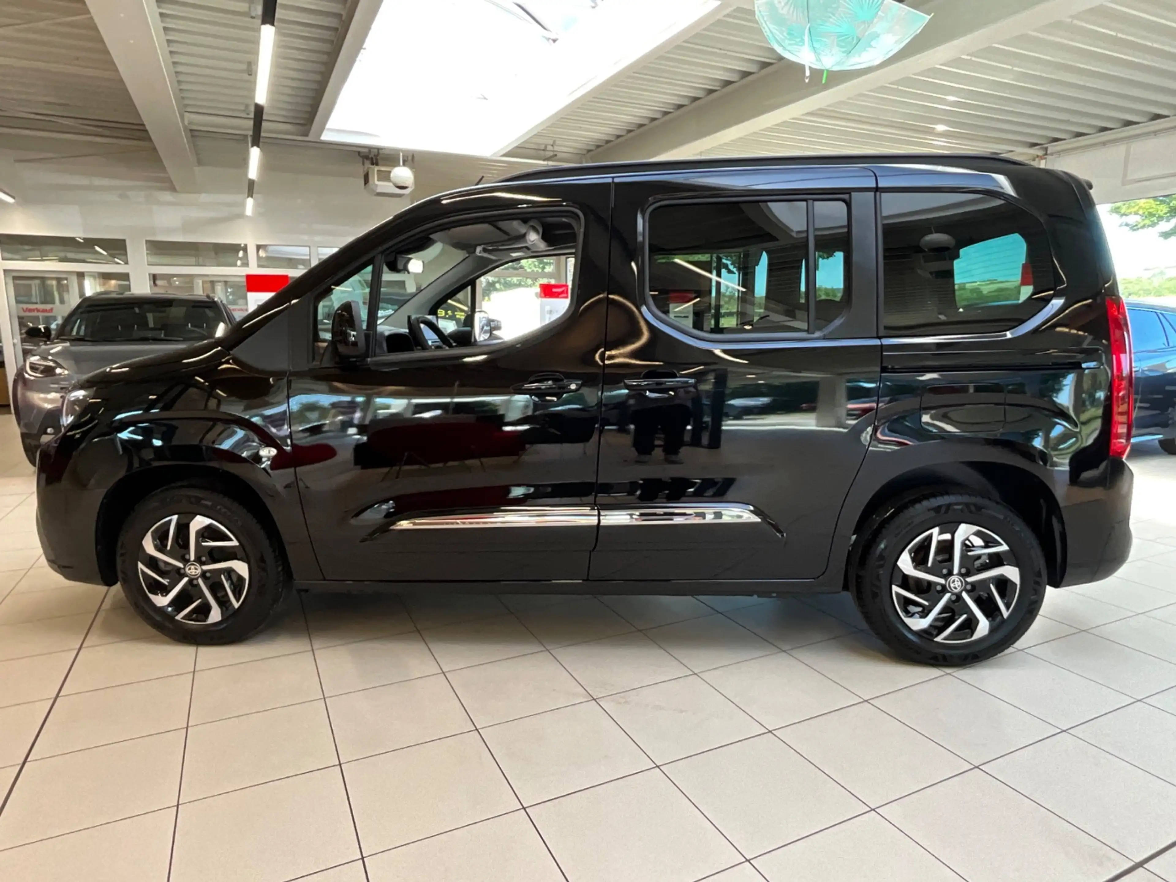Toyota Proace City Verso 1.2l Teamplayer LED+2xKlima — photo 4
