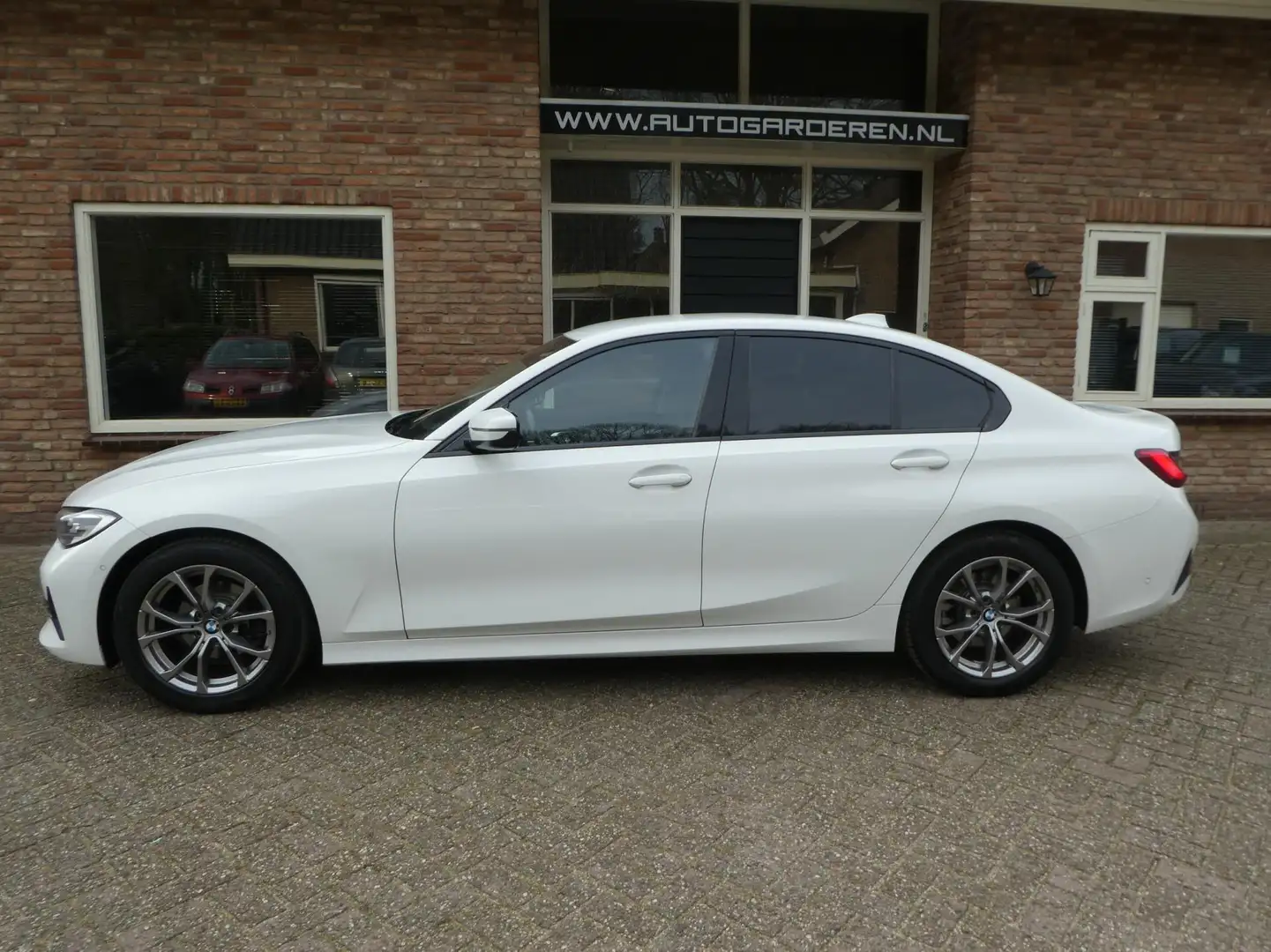BMW 318 3-serie 318d Executive Edition Wit - 2