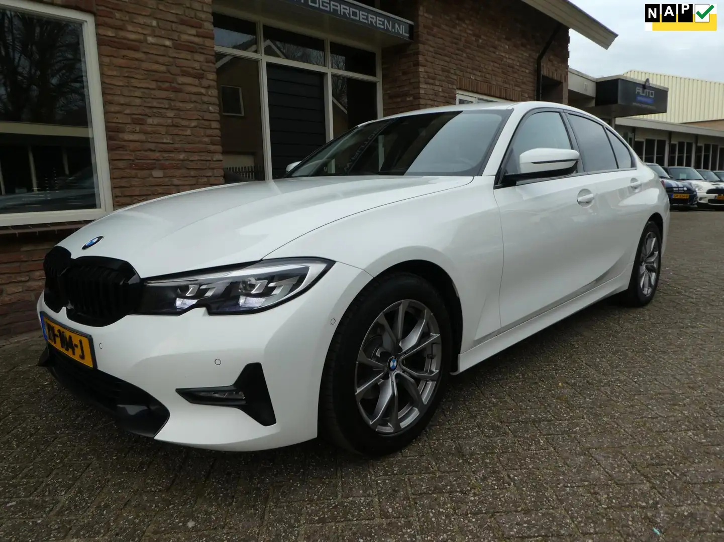 BMW 318 3-serie 318d Executive Edition Wit - 1