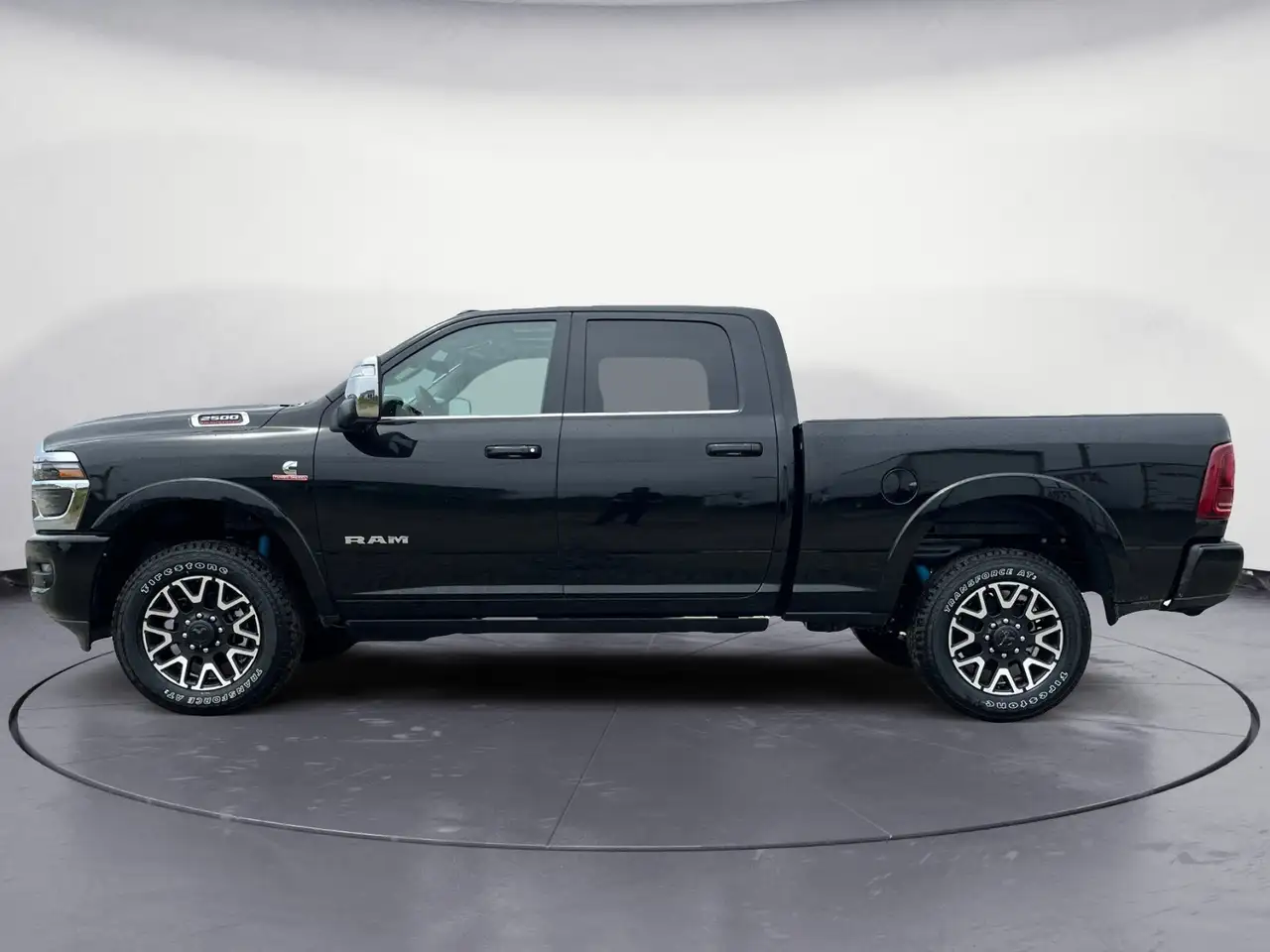 RAM 2500 снимка RAM 2500