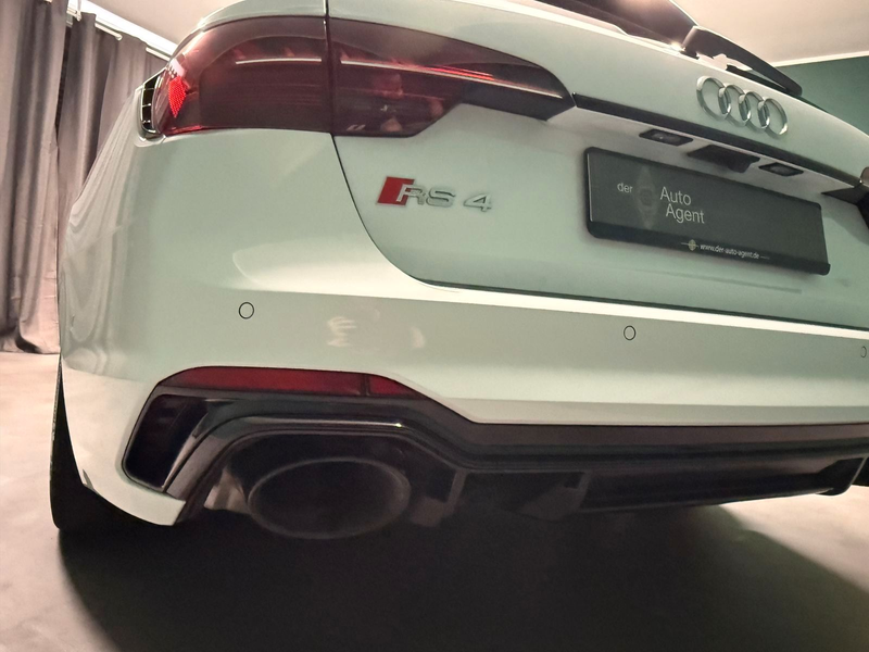 Audi RS4 2.9 TFSI quattro/AHK/Garantie2028/mtl.399 € — photo 6