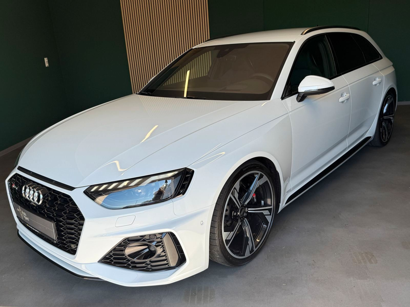 Audi RS4 2.9 TFSI quattro/AHK/Garantie2028/mtl.399 €