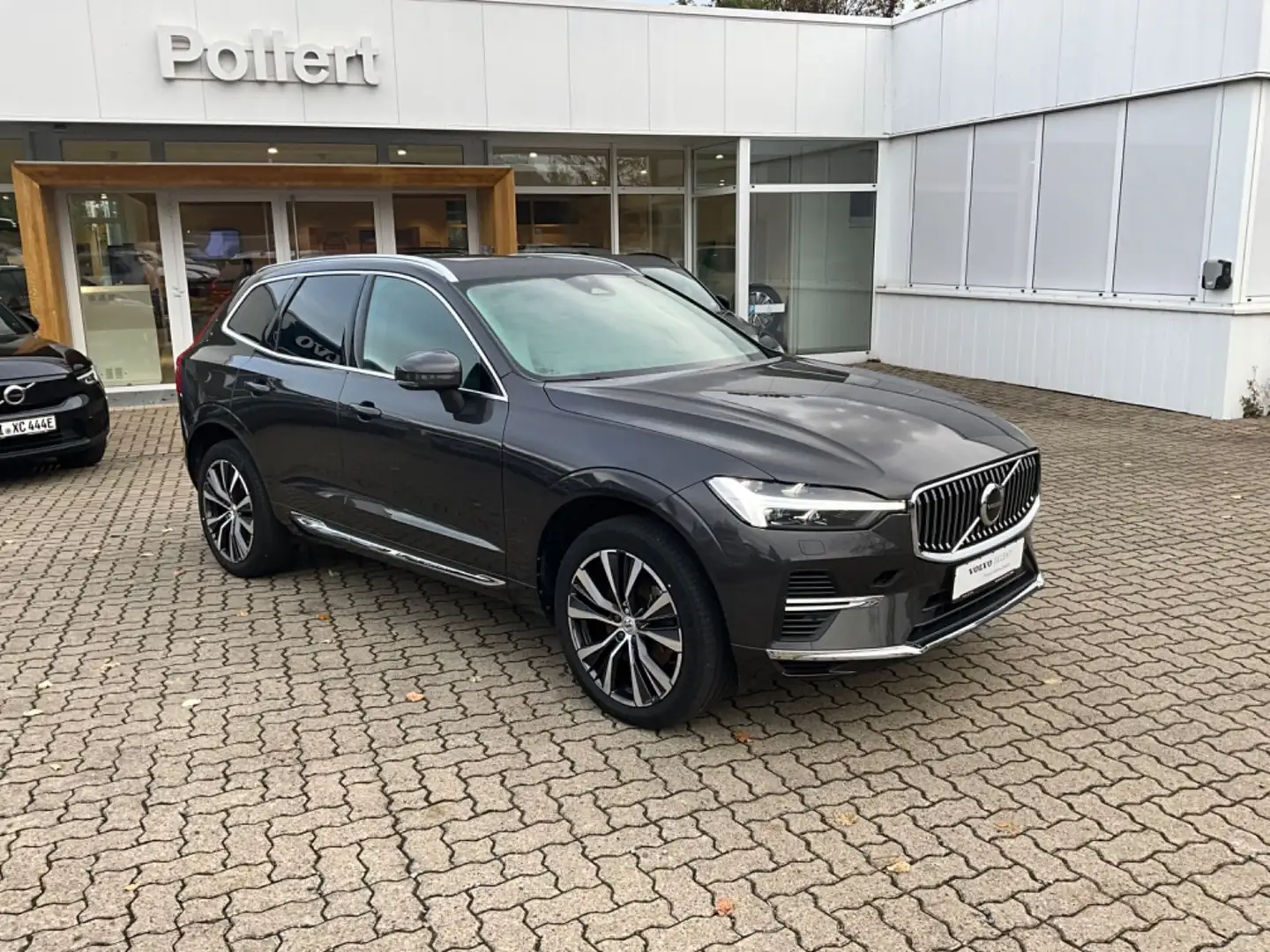 Volvo XC60 T6 Inscription Recharge Plug-In Hybrid AWD Grau - 2