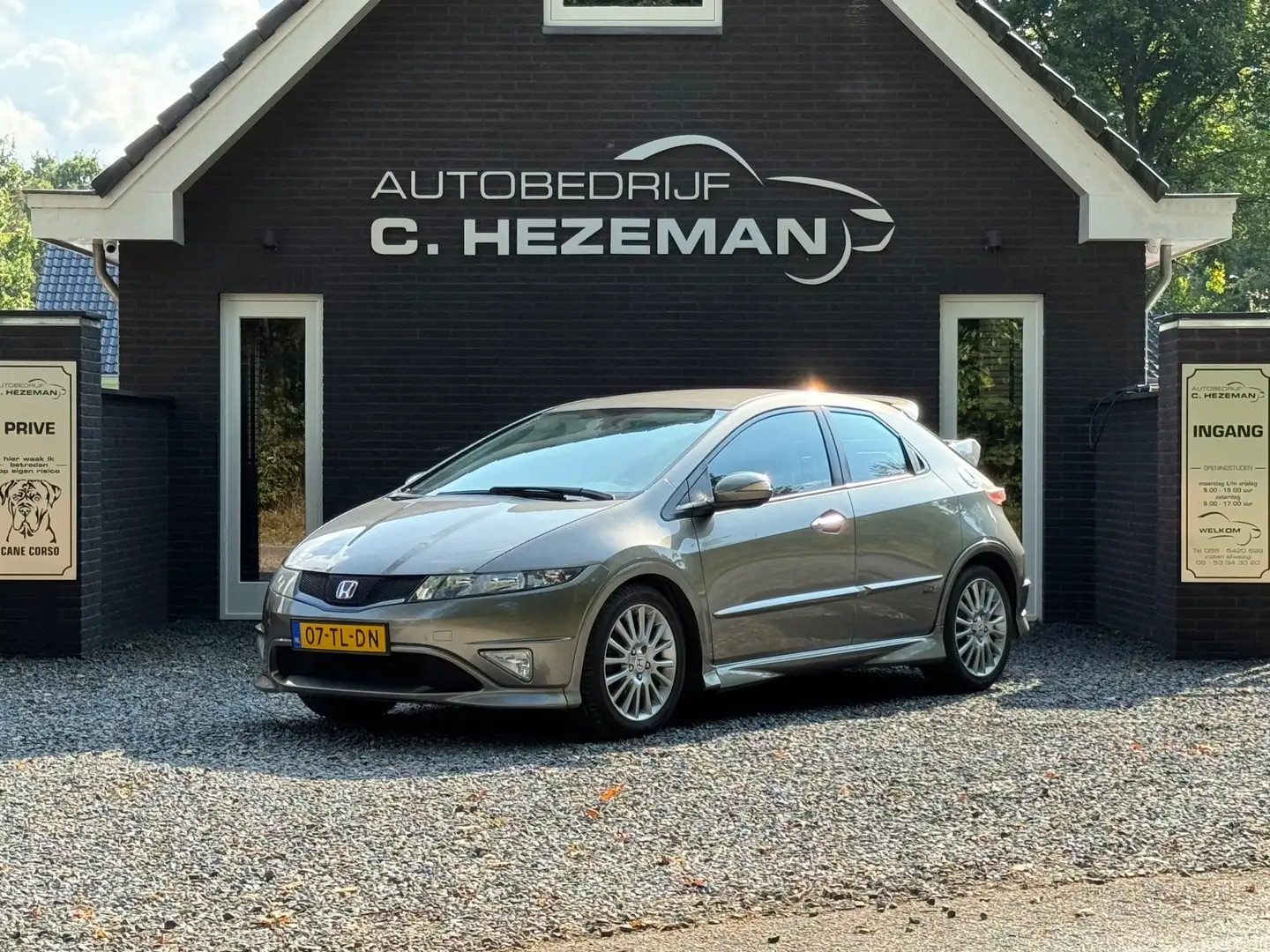Honda Civic 1.8 Sport TYPE R pakket Navigatie Automaat Cruise Gris - 2