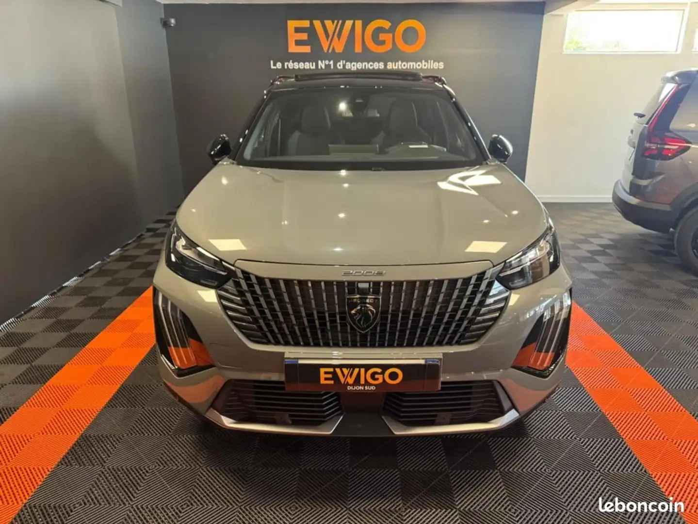 Peugeot 2008 HYBRID 136 E-DCS6 GT + NEUF 0km GRIP CONTROL TOIT  Gris - 2