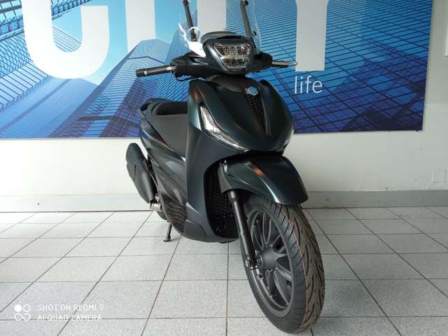 Nuovo Piaggio Beverly 400 scooter a Milano - Mi per € 5.890,-