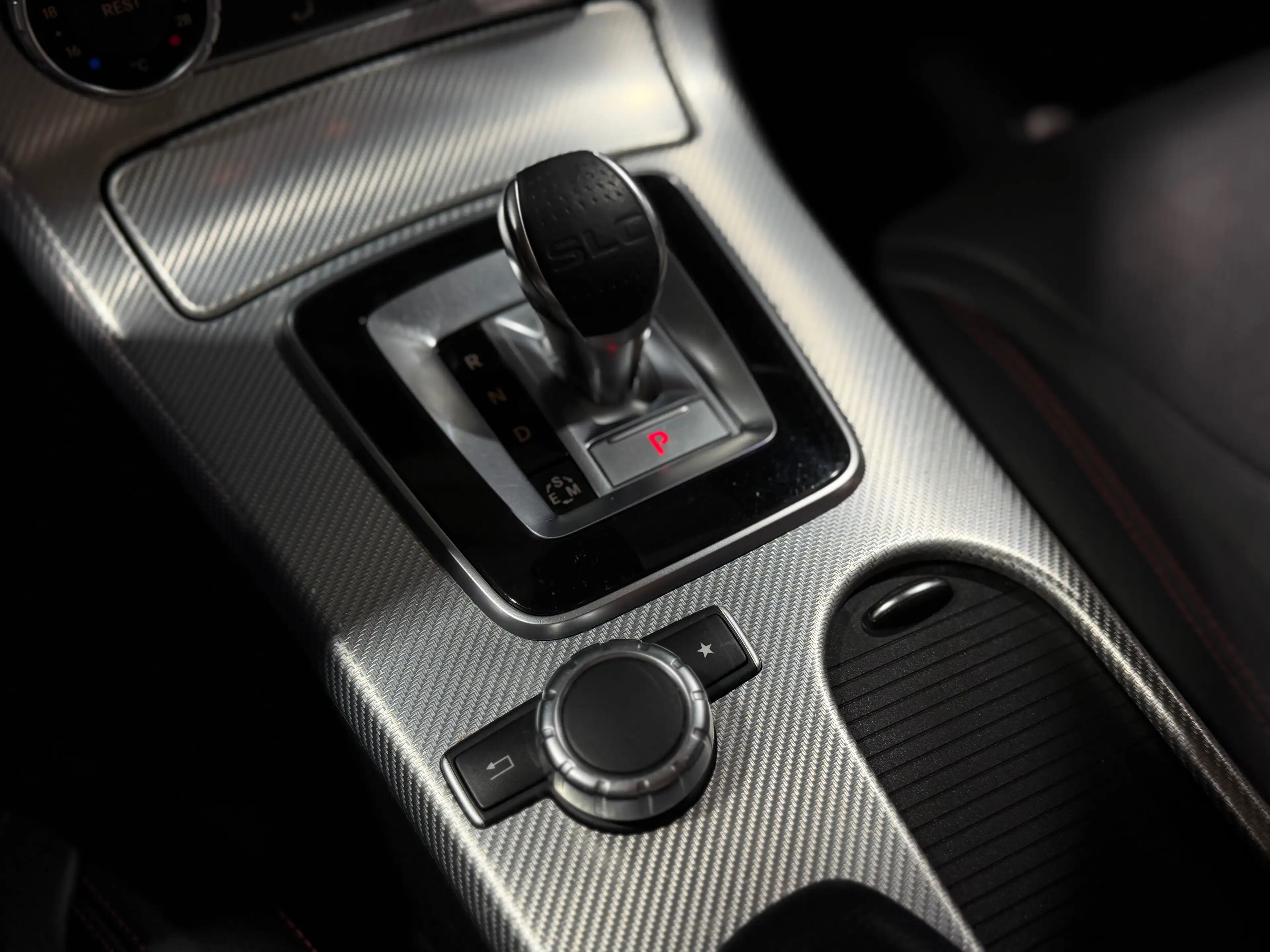 Mercedes-Benz SLC 180 PACK AMG AUTOMATIQUE 9G-TRONIC CUIR NAVIGATION PANO LED FULL FULL — photo 13