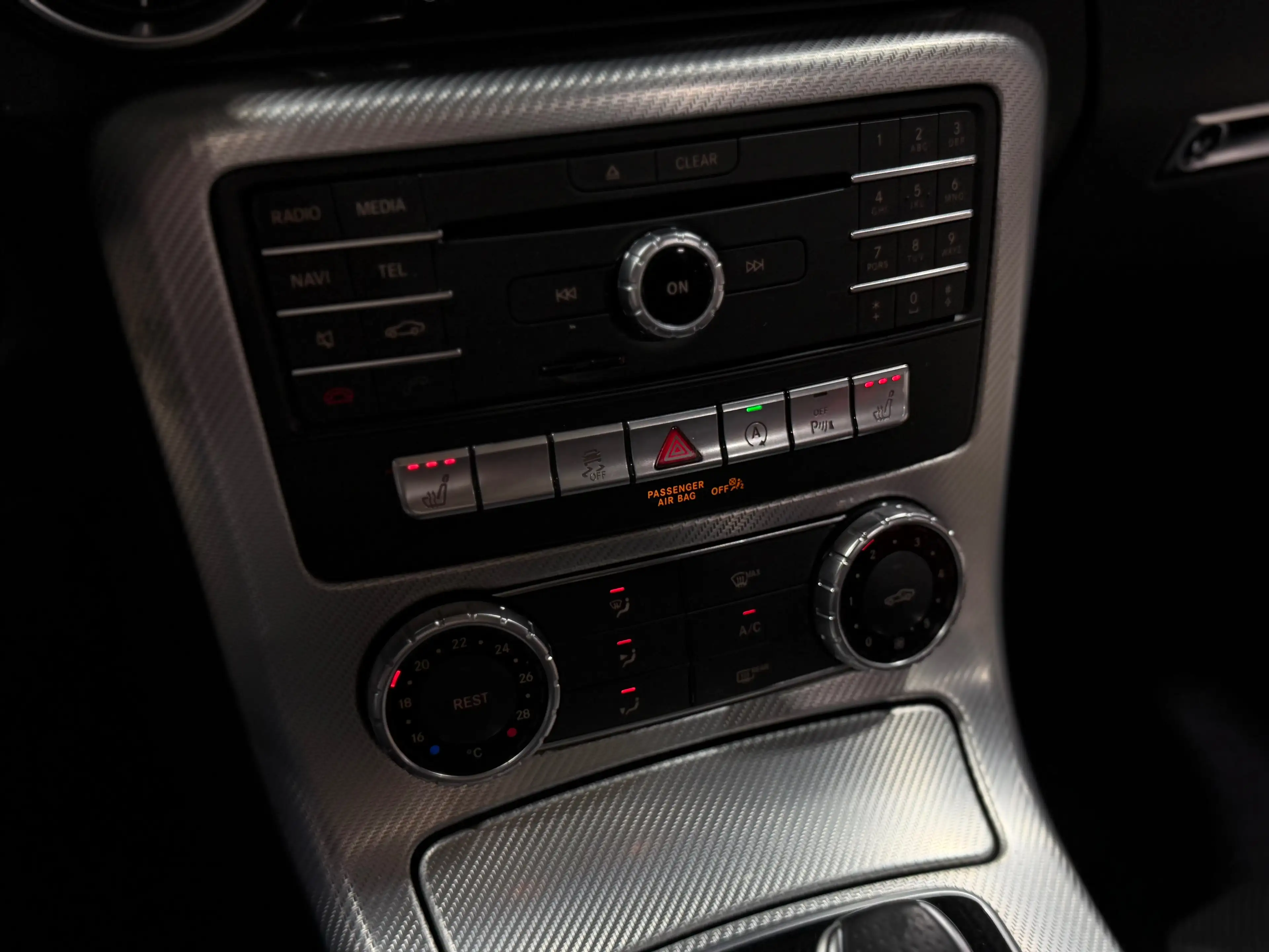 Mercedes-Benz SLC 180 PACK AMG AUTOMATIQUE 9G-TRONIC CUIR NAVIGATION PANO LED FULL FULL — photo 14