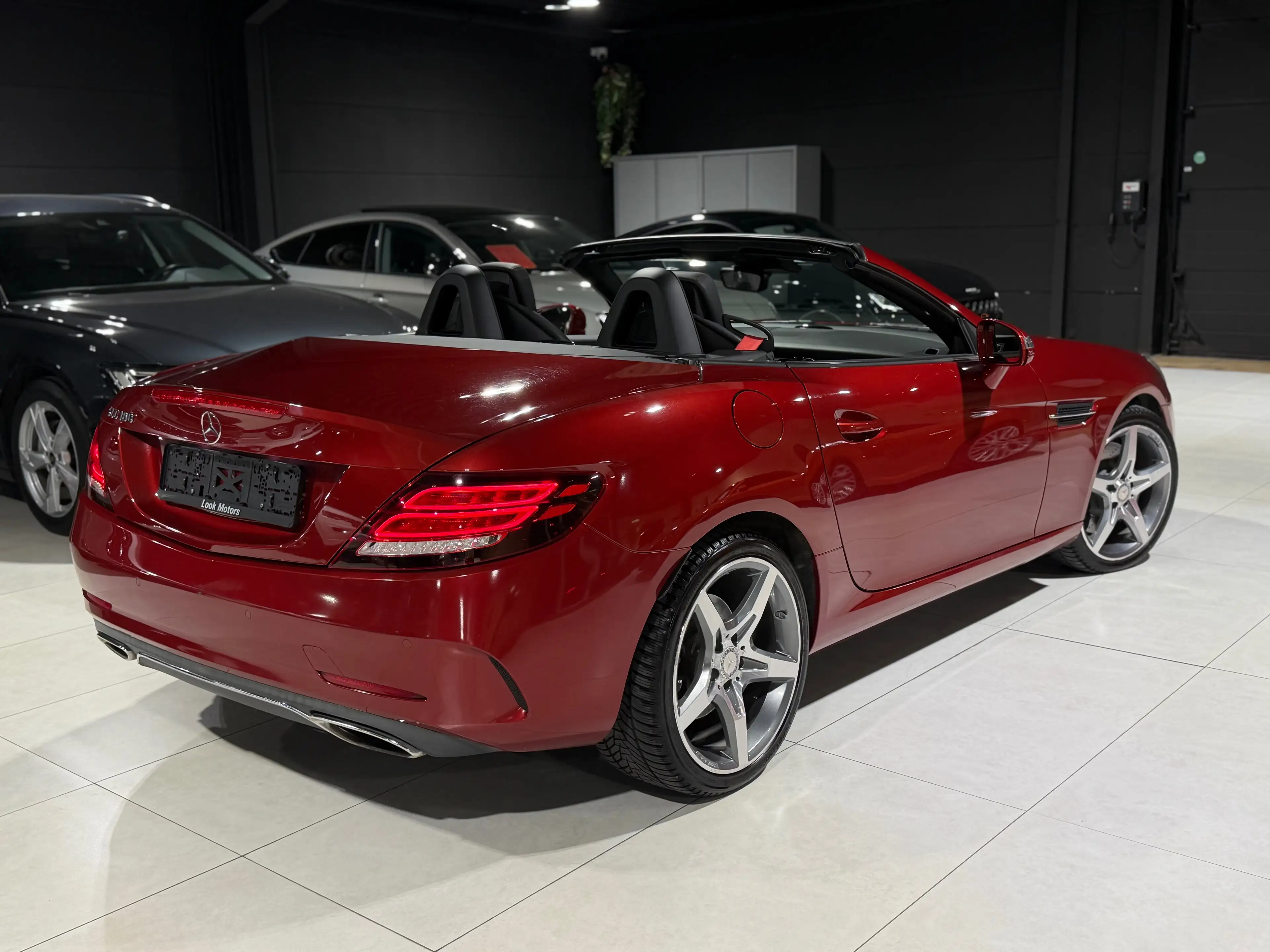 Mercedes-Benz SLC 180 PACK AMG AUTOMATIQUE 9G-TRONIC CUIR NAVIGATION PANO LED FULL FULL — photo 4