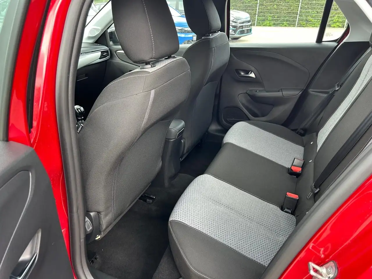 Opel Corsa 1.2i°LED°Kamera°100 PS°Winterpaket° — Vehicle gallery 13