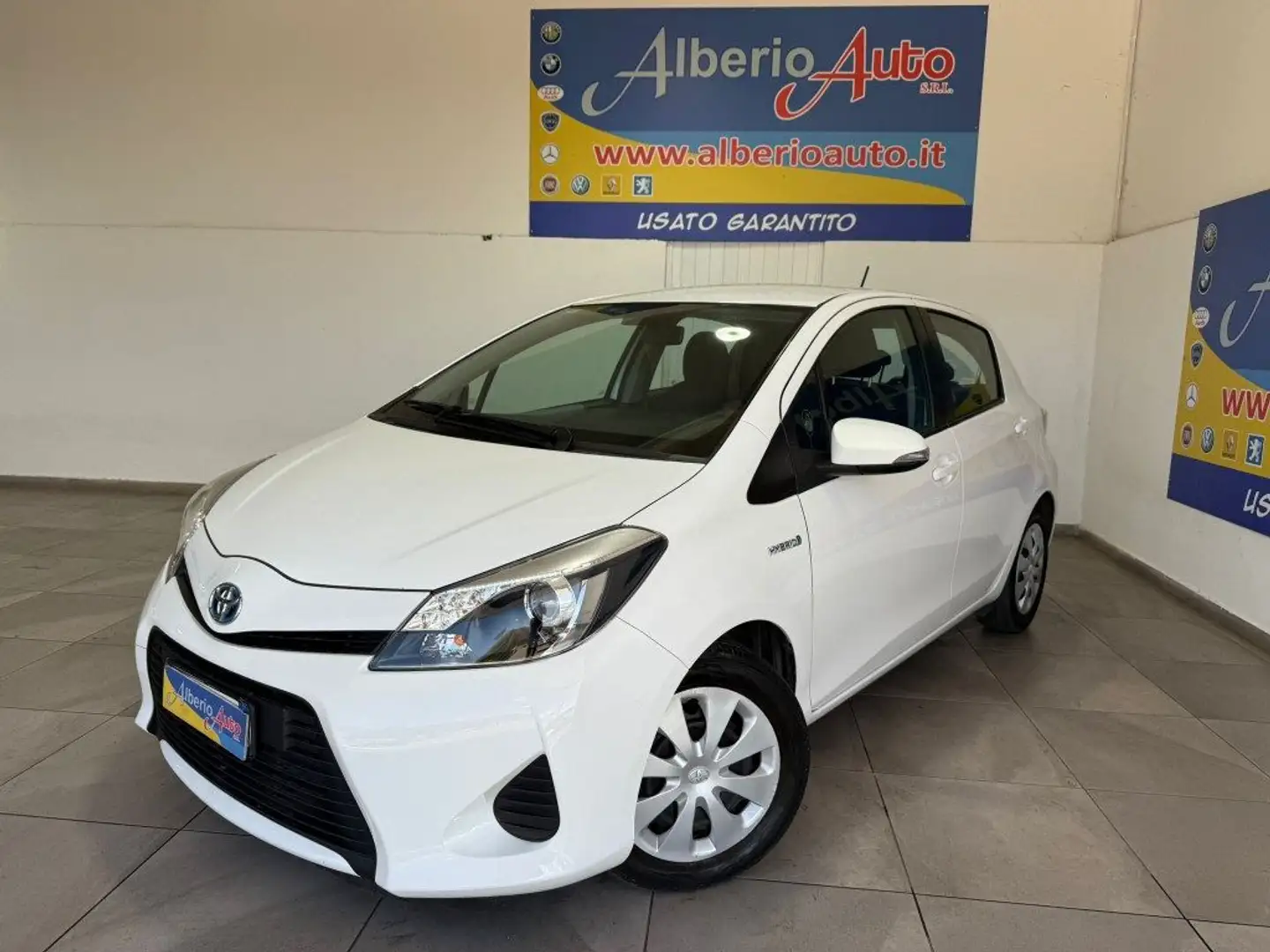 Toyota Yaris 1.5 Hybrid 5 porte Lounge Bianco - 1