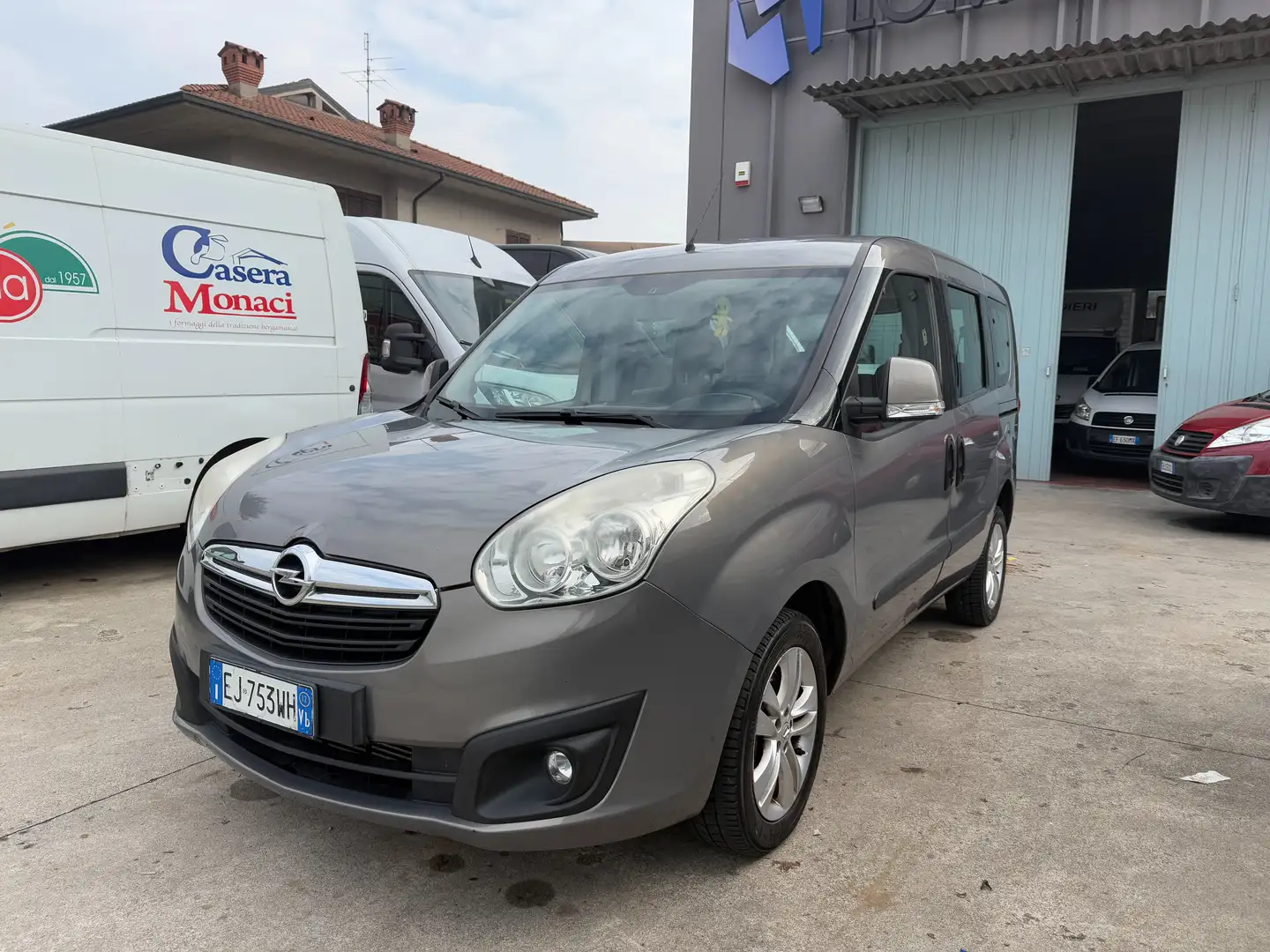 Opel Combo 1.6 TURBO/EURO 5B/7 POSTI/2012 Grigio - 1