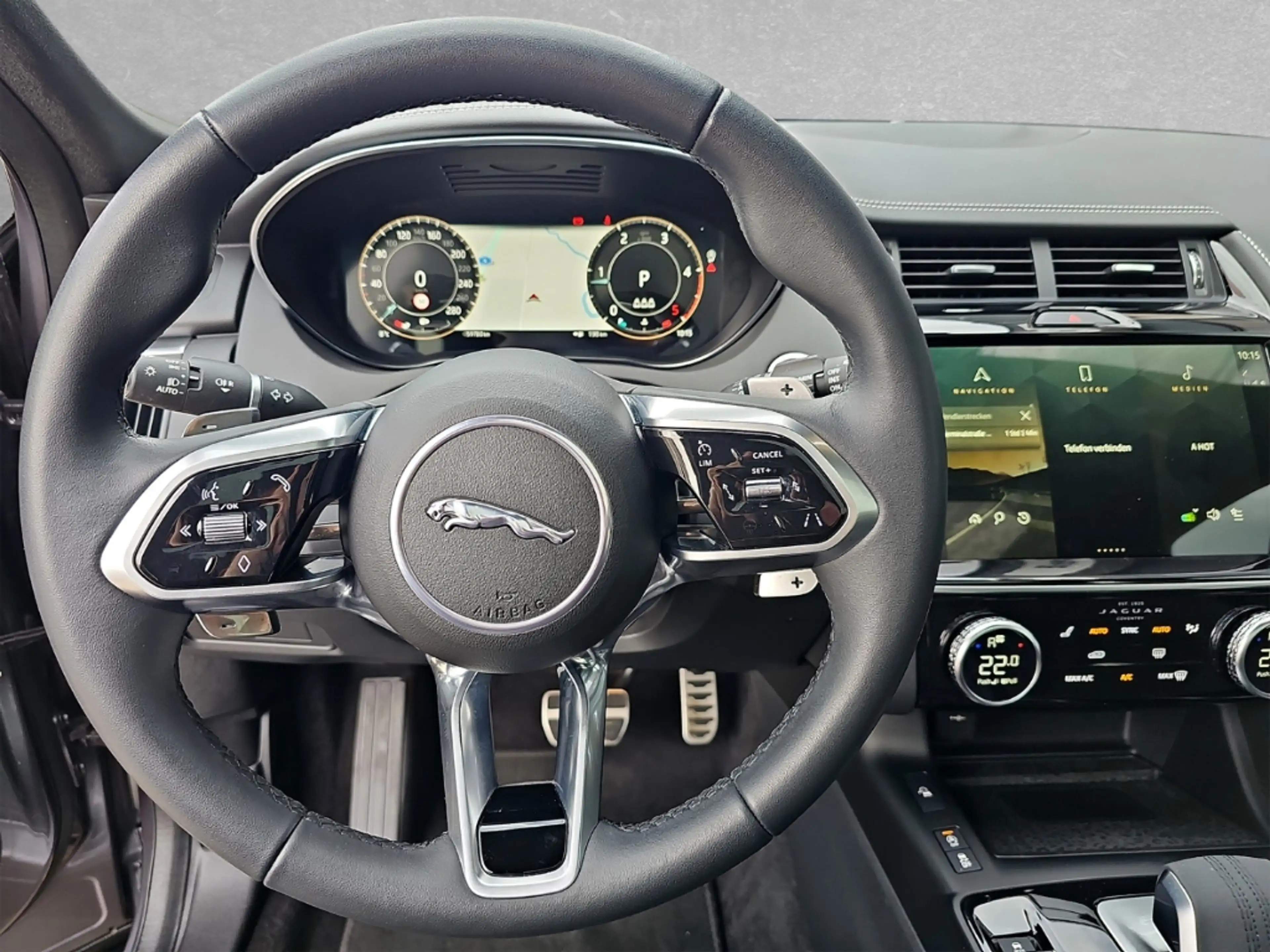 Jaguar E-Pace D200 AWD R- Dynamic HSE — photo 11