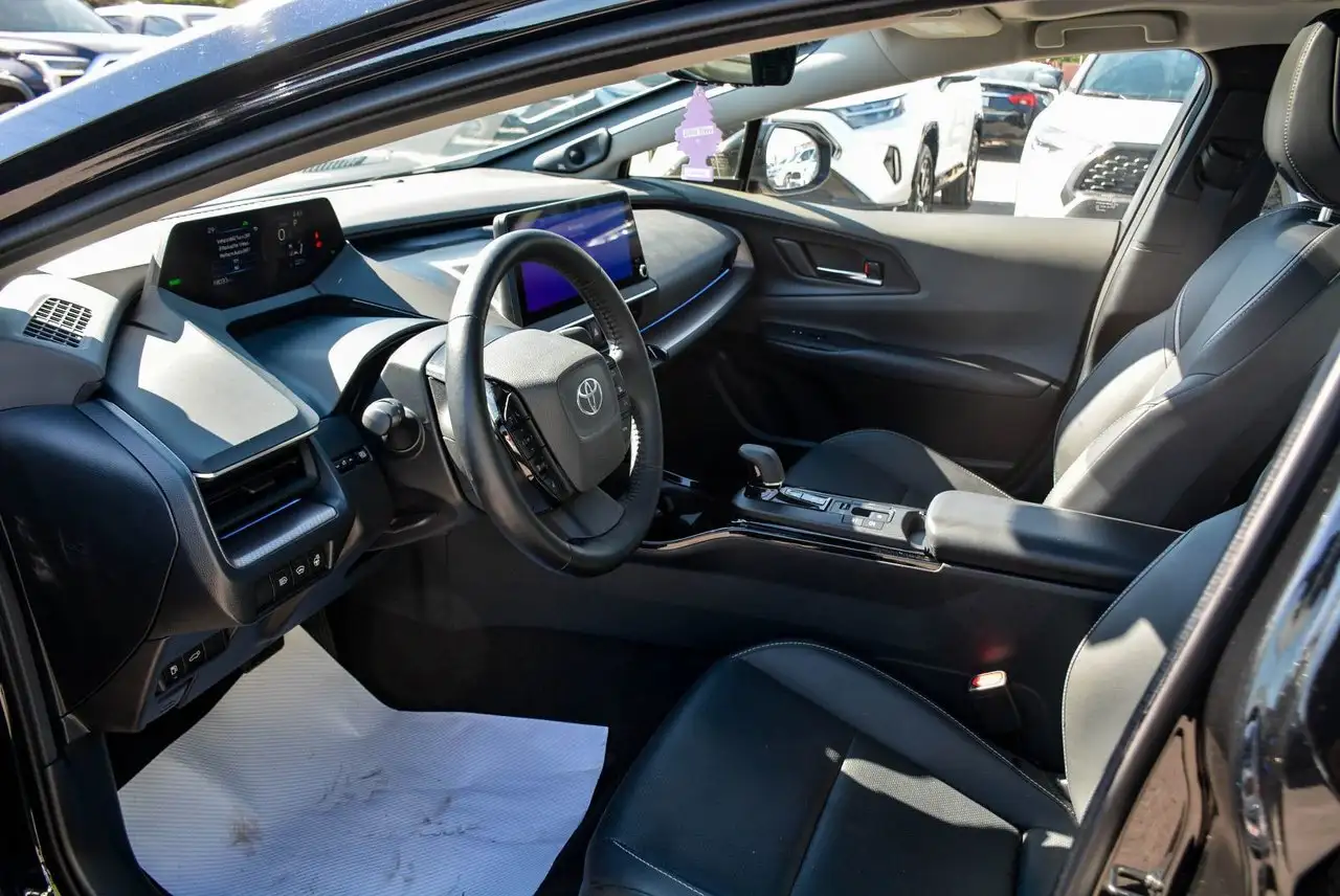 Toyota Prius снимка Toyota Prius