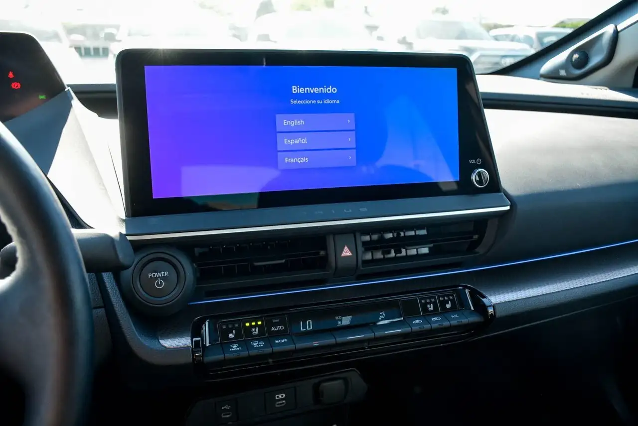 Toyota Prius снимка Toyota Prius
