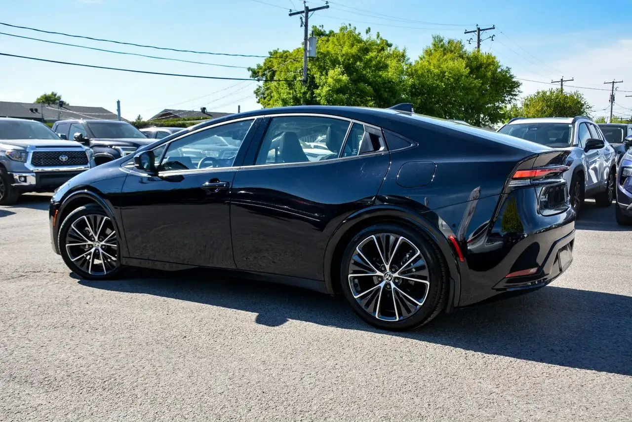 Toyota Prius снимка Toyota Prius